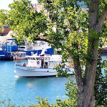 Grosse Mit Traumhaftem Hafenblick Von 
