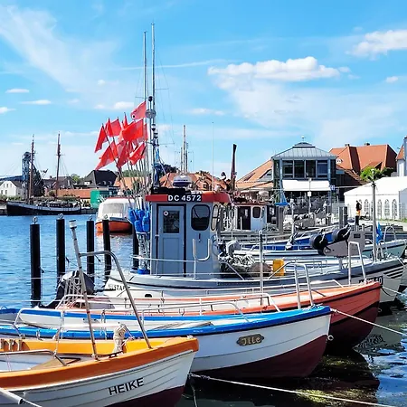 Grosse Mit Traumhaftem Hafenblick Von 