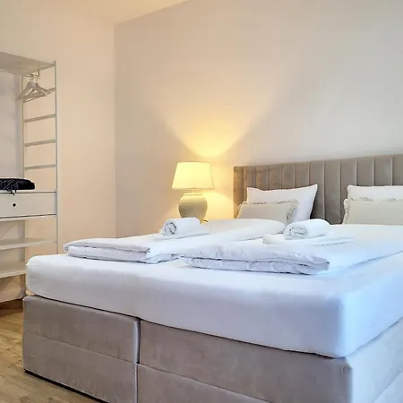 Grosse Mit Traumhaftem Hafenblick Von 