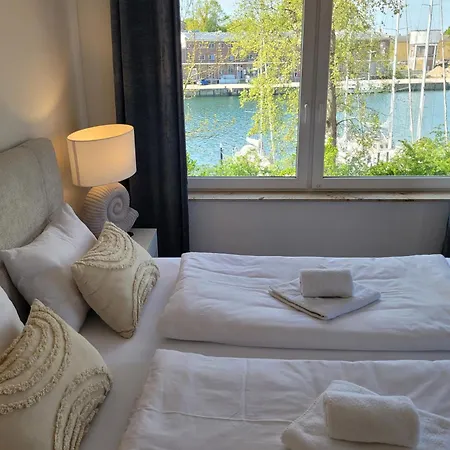 Grosse Mit Traumhaftem Hafenblick Von 