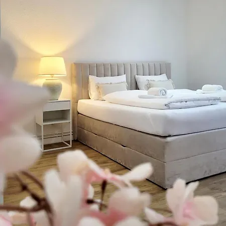 Grosse Mit Traumhaftem Hafenblick Von 