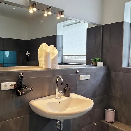 Grosse Mit Traumhaftem Hafenblick Von 