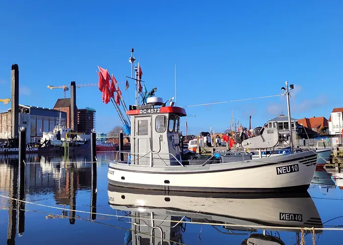 Grosse Mit Traumhaftem Hafenblick Von 